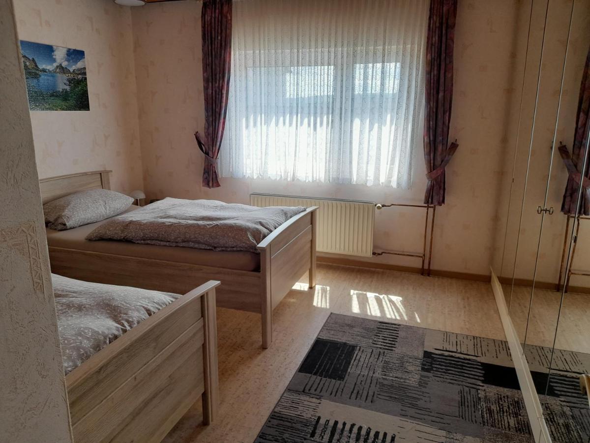 Ferienwohnung Woelbert Altendiez Екстер'єр фото